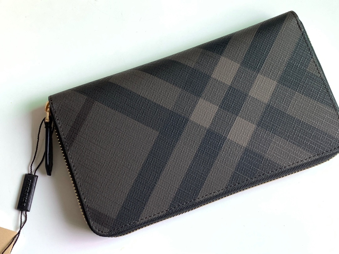 バーバリー「Burberry」チェック柄 ラージジッパーウォレット