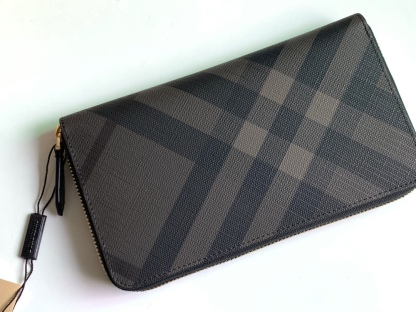 バーバリー「Burberry」チェック柄 ラージジッパーウォレット
