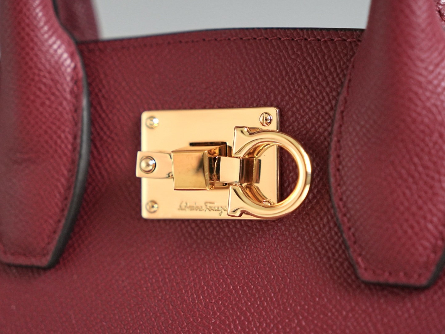 フェラガモ「Ferragamo」スタジオ ソフトトートバッグ