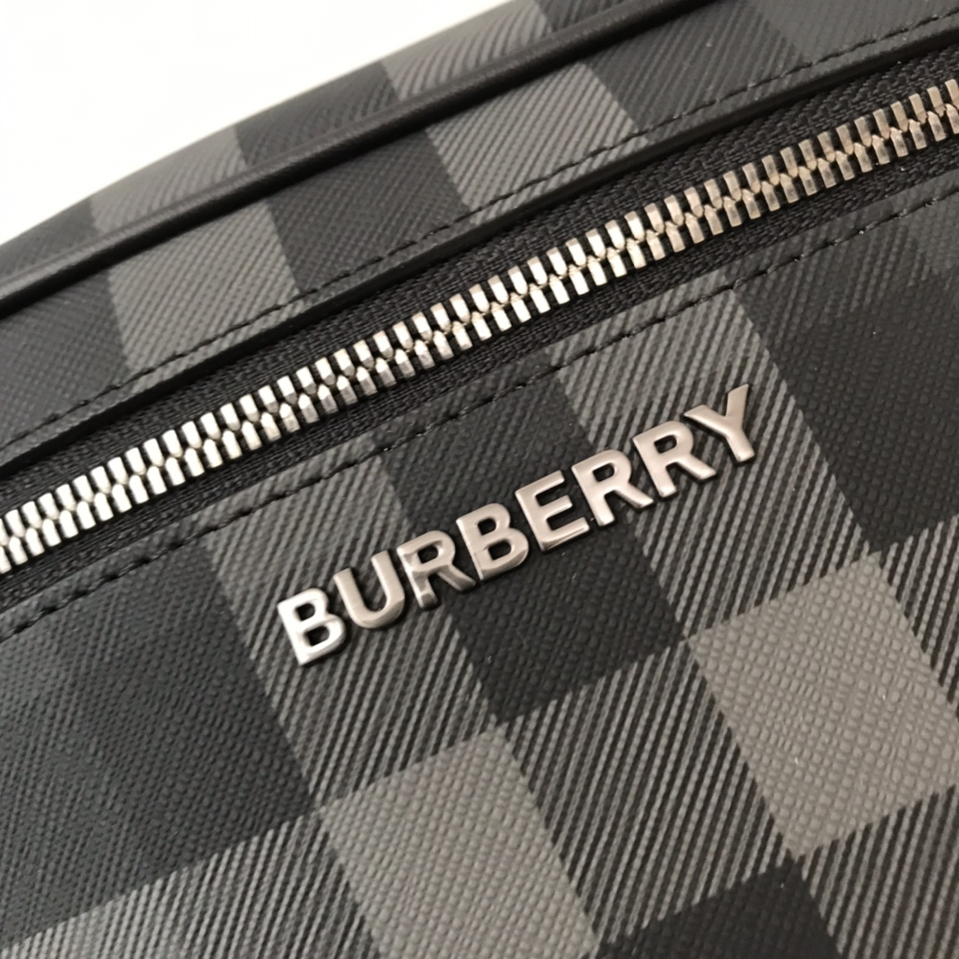 バーバリー「Burberry」トレンチ ウェストバッグ