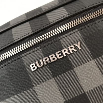 バーバリー「Burberry」トレンチ ウェストバッグ