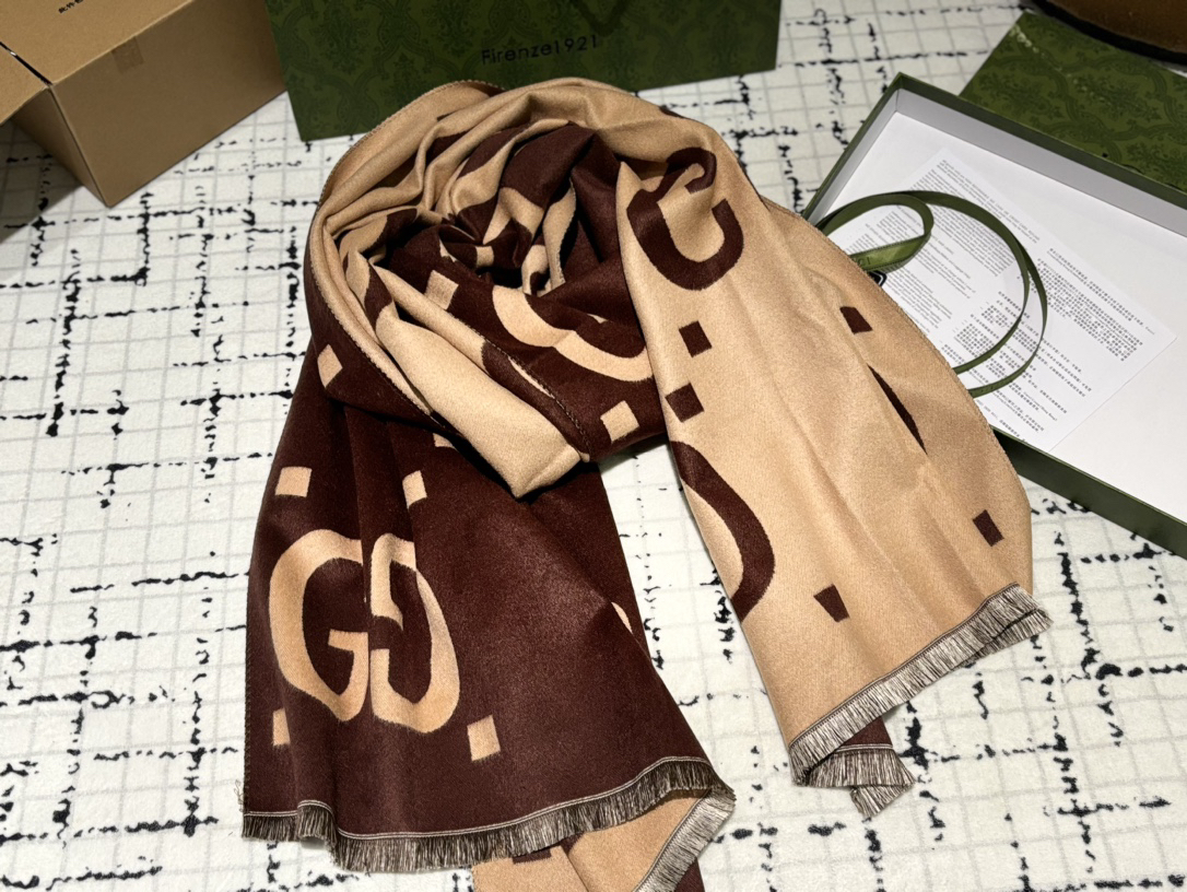グッチ「Gucci」GG ダブルジャカード ウールマフラー