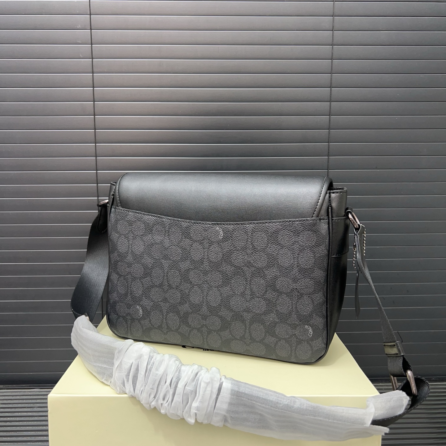 コーチ「Coach」 Racer Tra カラーブロック フラップ メッセンジャーバッグ