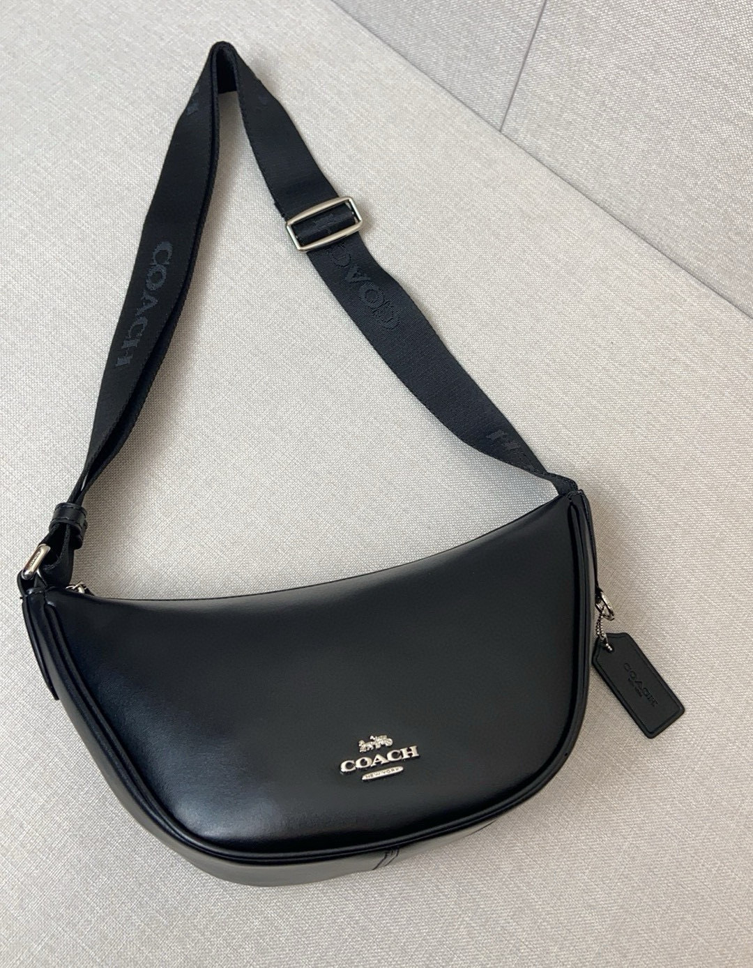 コーチ「Coach」 Ace 月牙型ショルダーバッグ