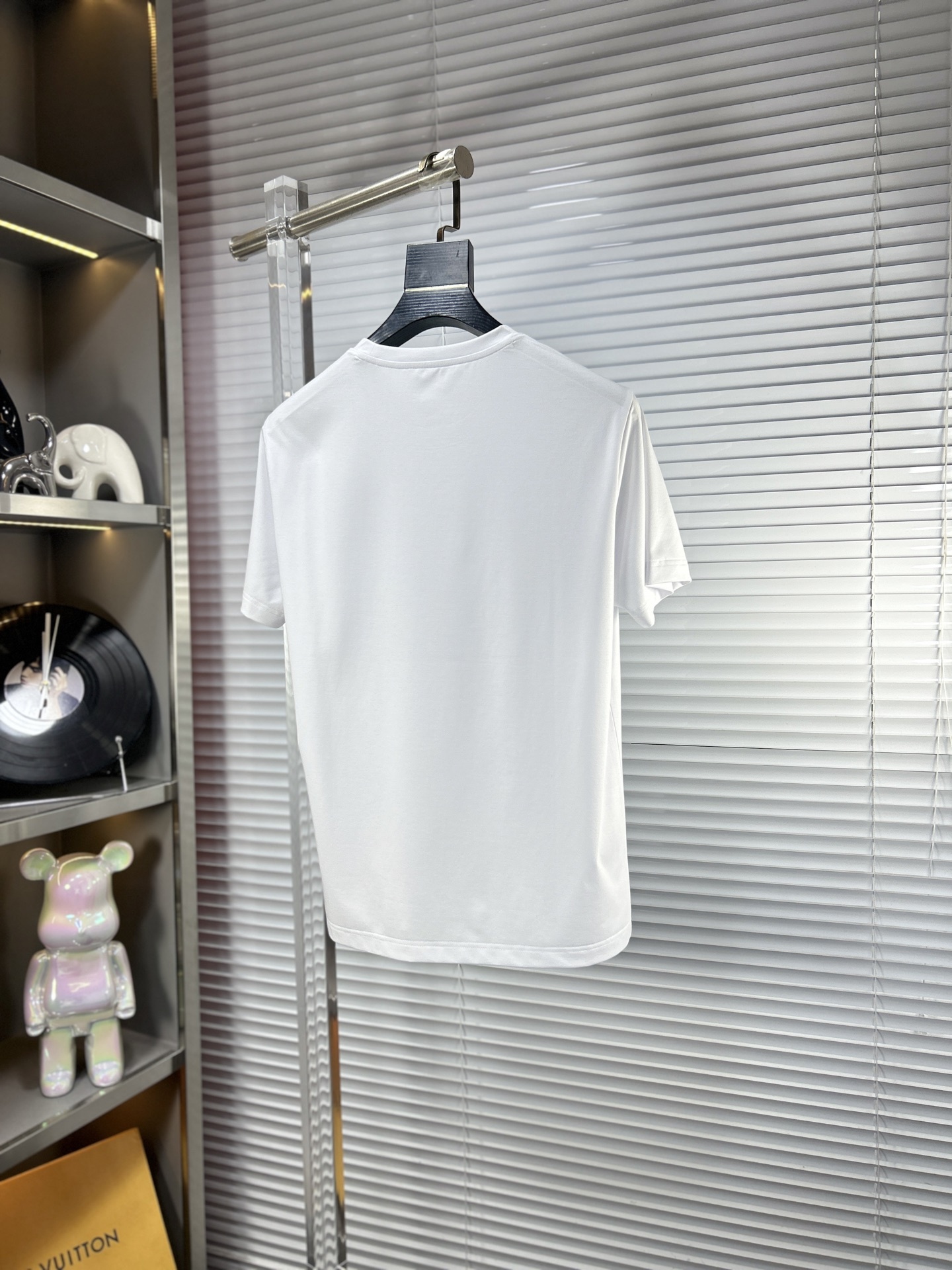 ヴァレンティノ「Valentino」SS25 サマーコレクション トップクラス ロゴプリント ショートスリーブTシャツ