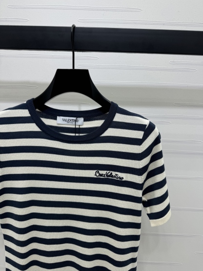 ヴァレンティノ「Valentino」2025 サマーコレクション ストライプ ラウンドネック ニットTシャツ