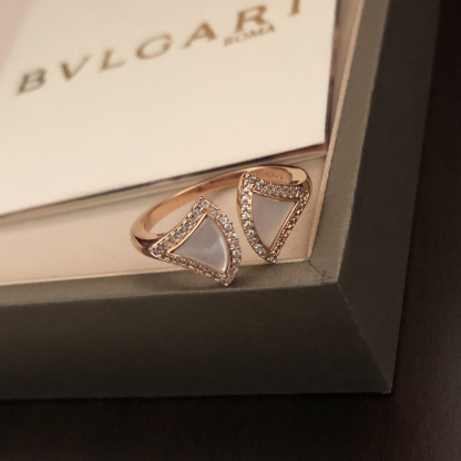 ブルガリ「Bvlgari」ブルガリ開口部スカートの指輪