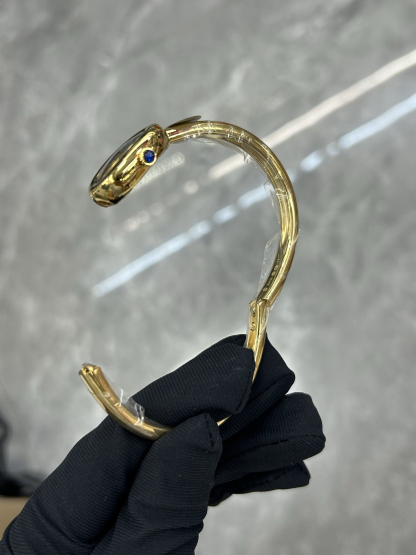 カルティエ「Cartier」バニュール ミディアム クォーツ 腕時計32mm