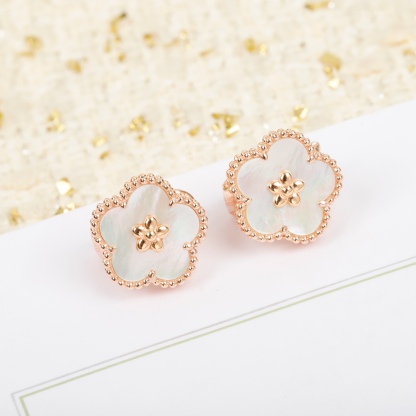 ヴァン クリーフ＆アーペル「Van Cleef & Arpels」Lucky Spring フラワー ピアス