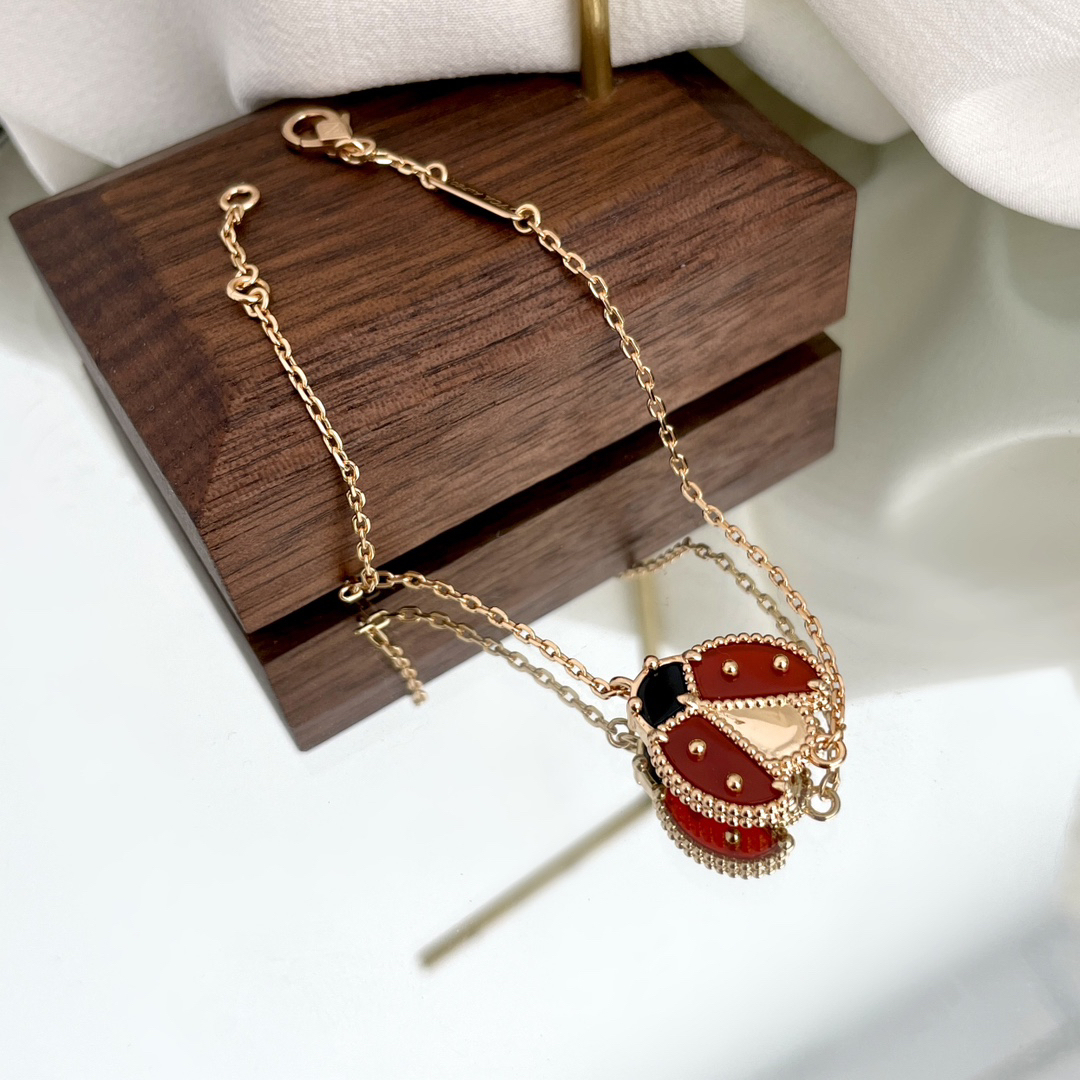 ヴァン クリーフ＆アーペル「Van Cleef & Arpels」 Lucky Spring® Coccinelle シングルチャーム ブレスレット18.5cm
