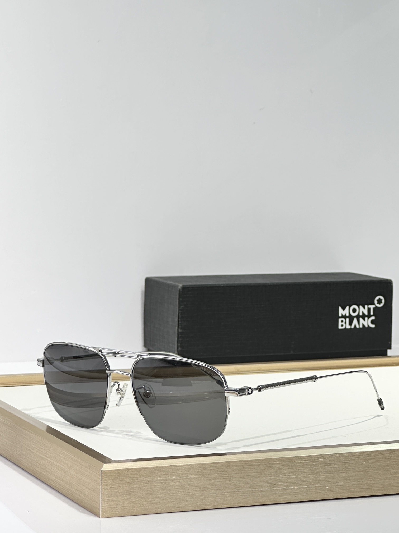 モンブラン「Montblanc」ミニマリスト フレームレス サングラス