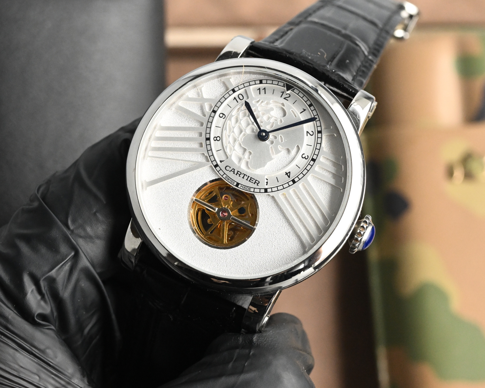 カルティエ「Cartier」CARTIERアースシリーズ腕時計47mm