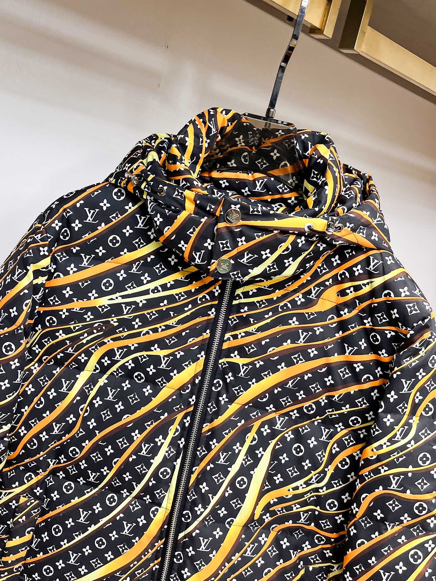 ルイ・ヴィトン「Louis Vuitton」‌ MONOGRAM PILLOW ダウンジャケット