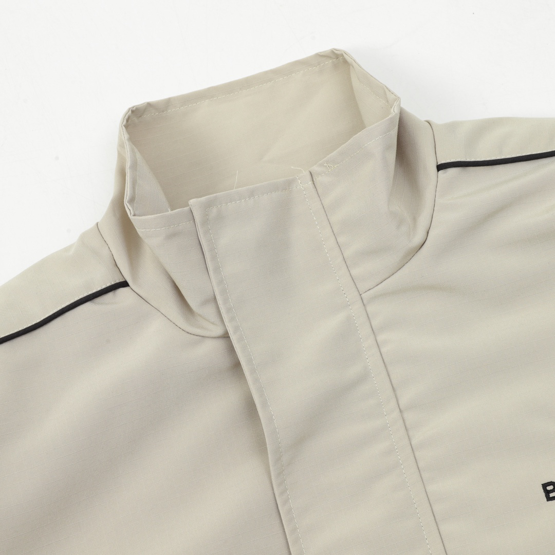 バレンシアガ「Balenciaga」‌アルファベット刺繍ジッパージャケット