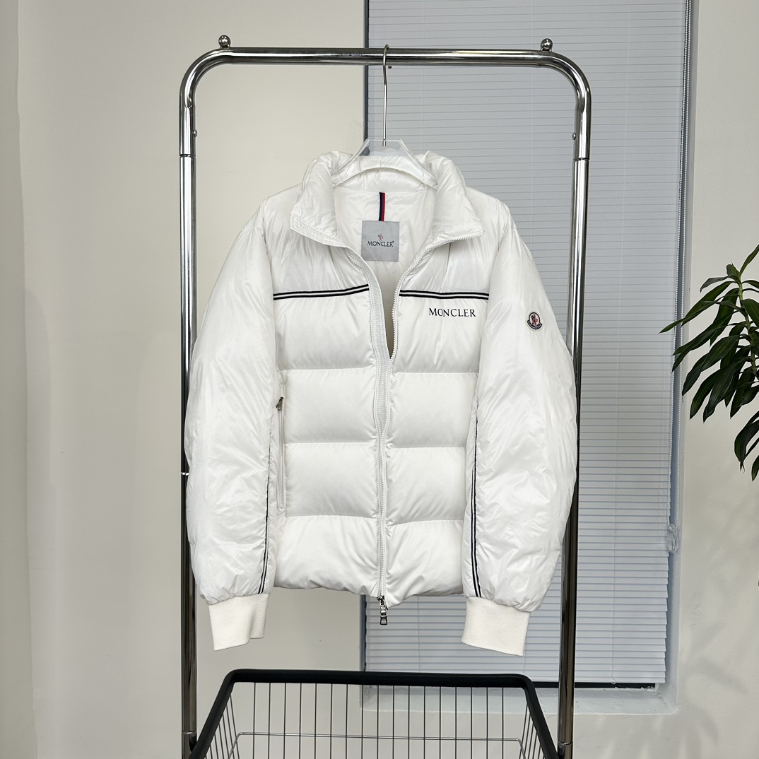 モンクレール「Moncler」ホワイト＆ブラックライン ショート ダウンジャケット メンズ＆レディース