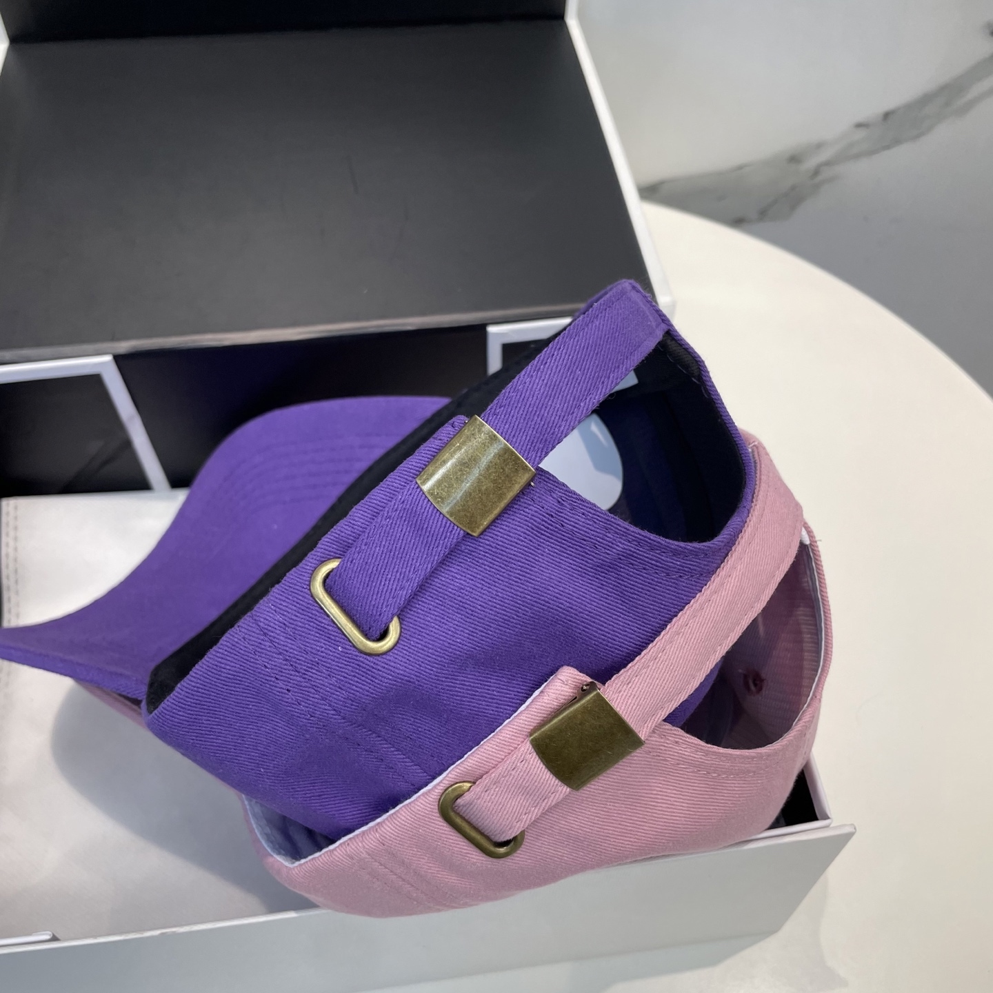 シャネル「Chanel」2025 クリスタルエンボス ハードキャップ