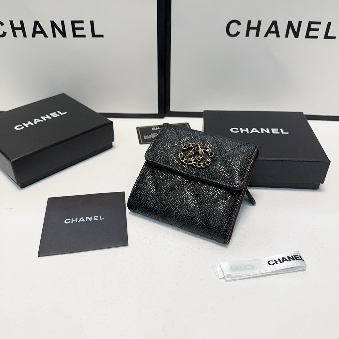シャネル「Chanel」 ラムスキン フラップ ウォレット 財布