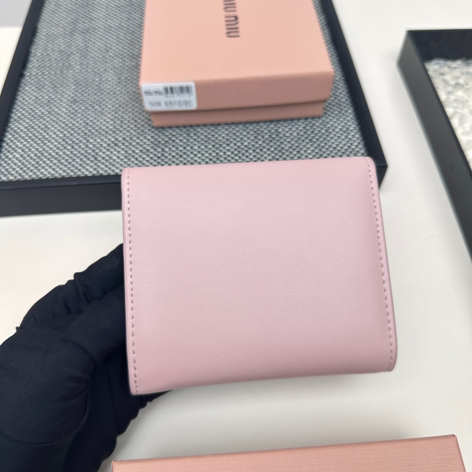 ミュウミュウ「Miu Miu」多機能二つ折りスモールウォレット