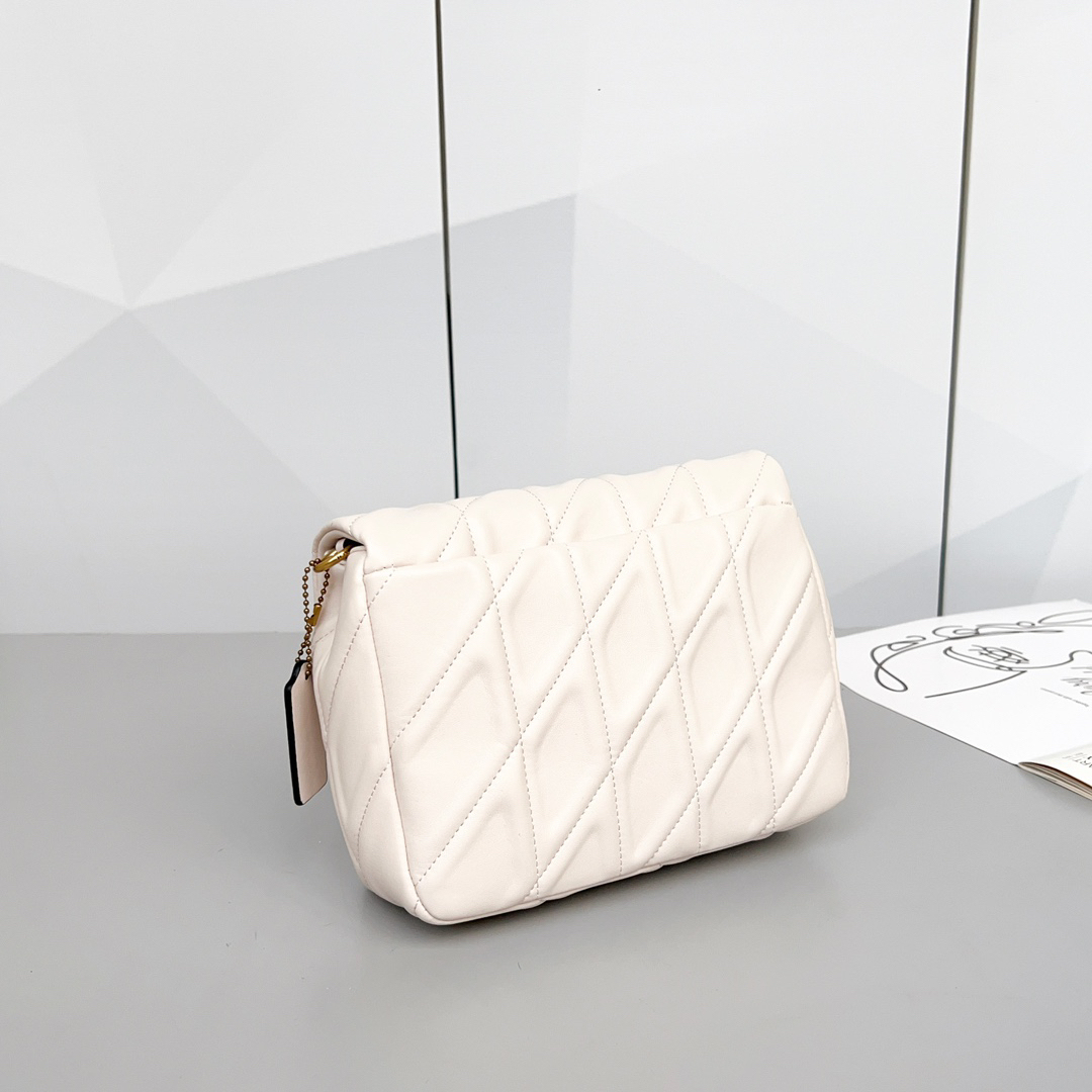 コーチ(Coach) タイムズ スクエア タビー ショルダー バッグ・キルティング - CW629 B4/HA