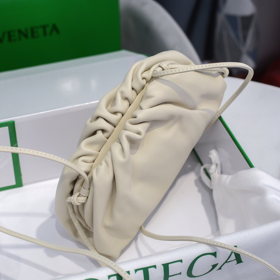 ボッテガ・ヴェネタ「Bottega Veneta」  ミニ クラウド ショルダー＆クラッチバッグ