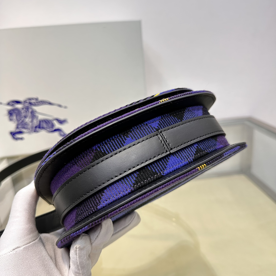 バーバリー「Burberry」ストラクチャードバッグ