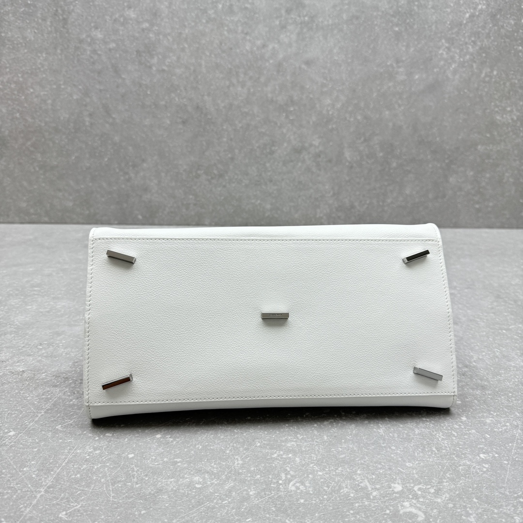 フェラガモ「Ferragamo」小さいジトートバッグ