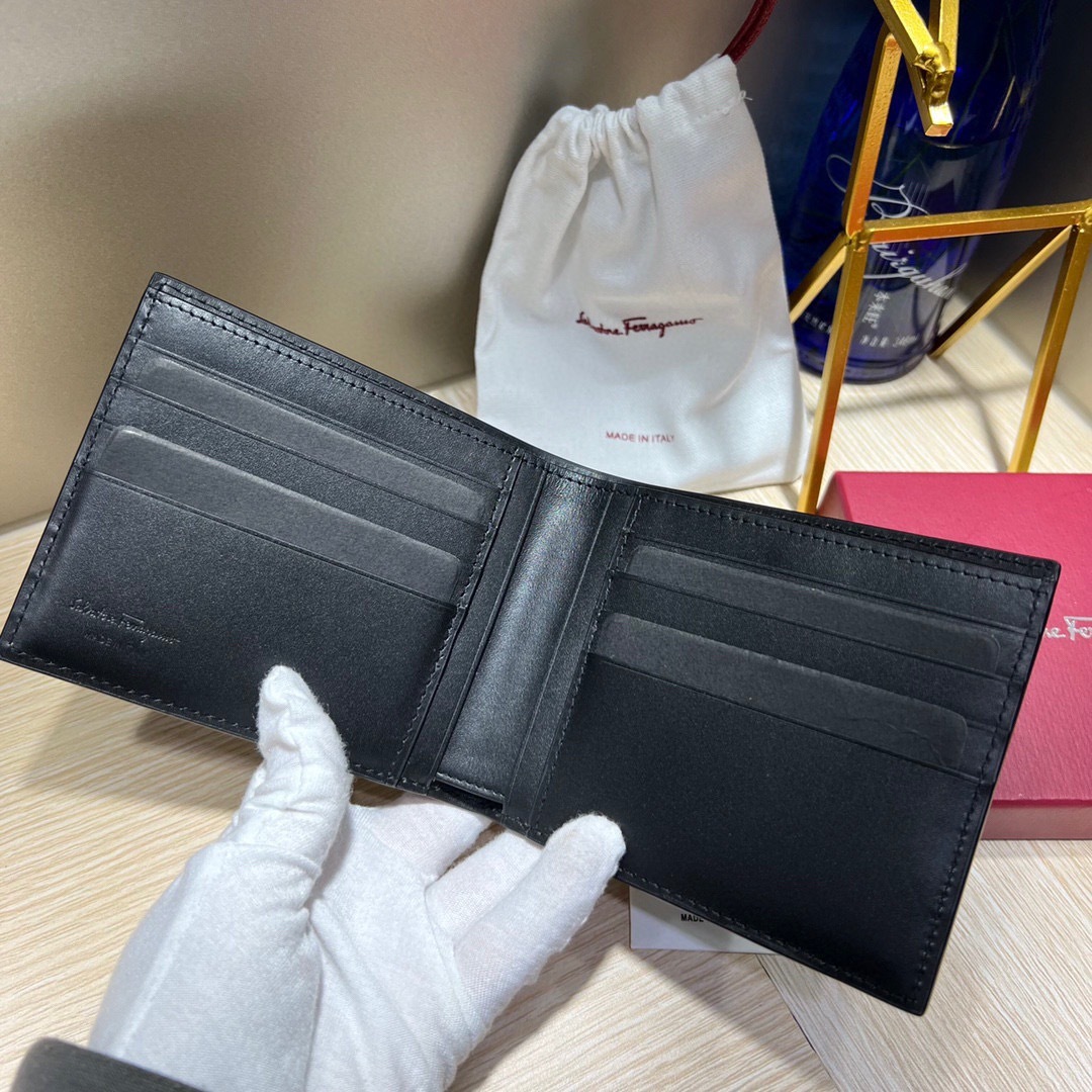 フェラガモ「Ferragamo」ーニ メンズスリムウォレット