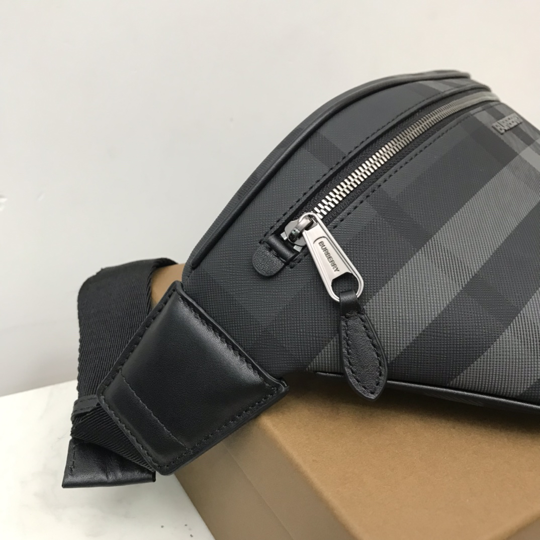 バーバリー「Burberry」トレンチ ウェストバッグ