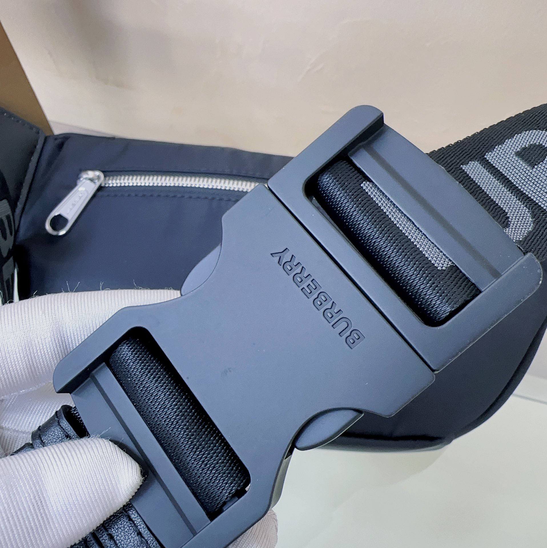 バーバリー「Burberry」ストリート 黑ウエストバッグ