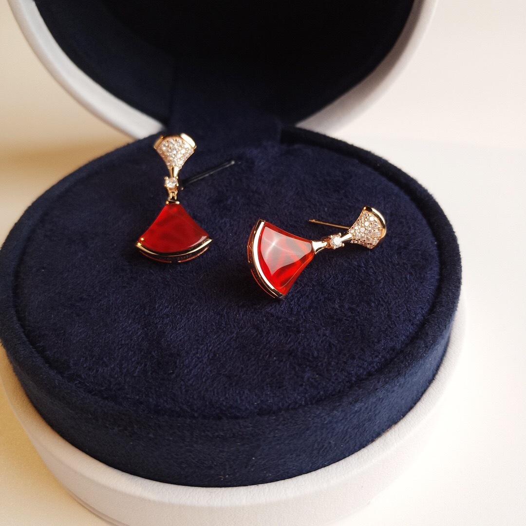 ブルガリ「Bvlgari」DIVAS' DREAM 天然レッドカルセドニー ファン型イヤリング