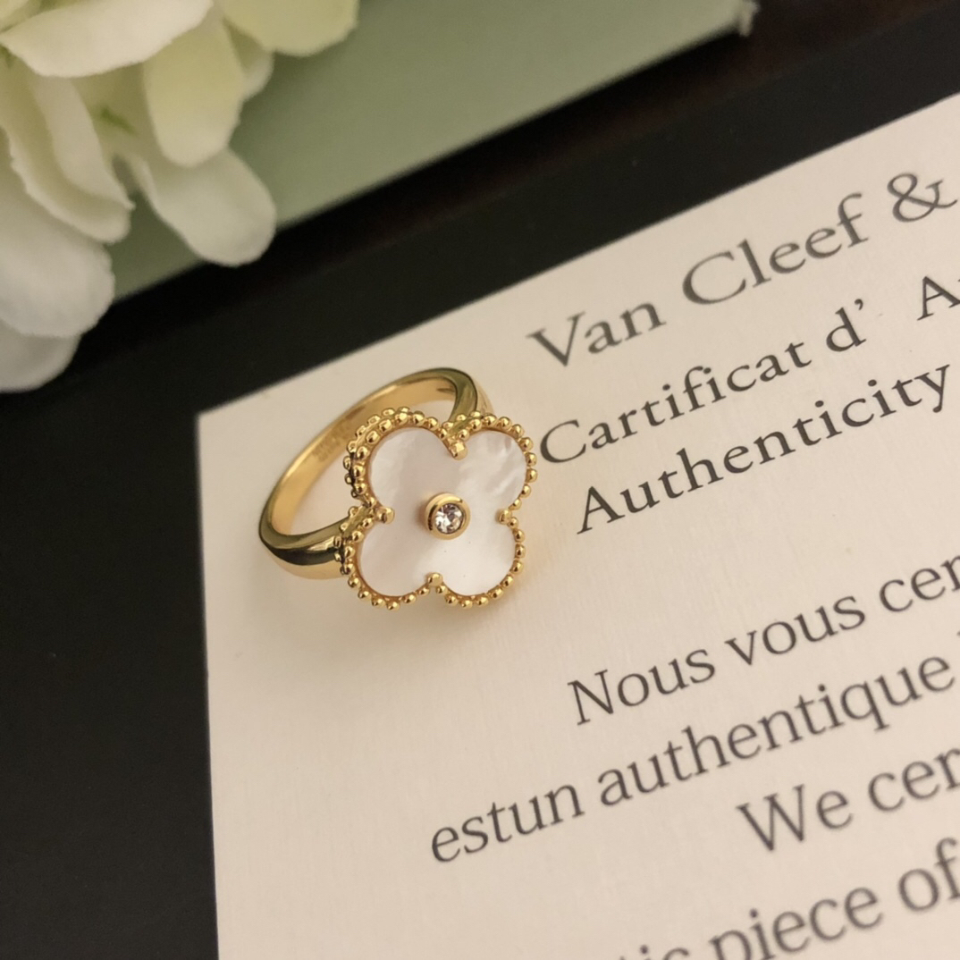 ヴァン クリーフ＆アーペル「Van Cleef & Arpels」 Vintage Alhambra クラシック 四つ葉 リング