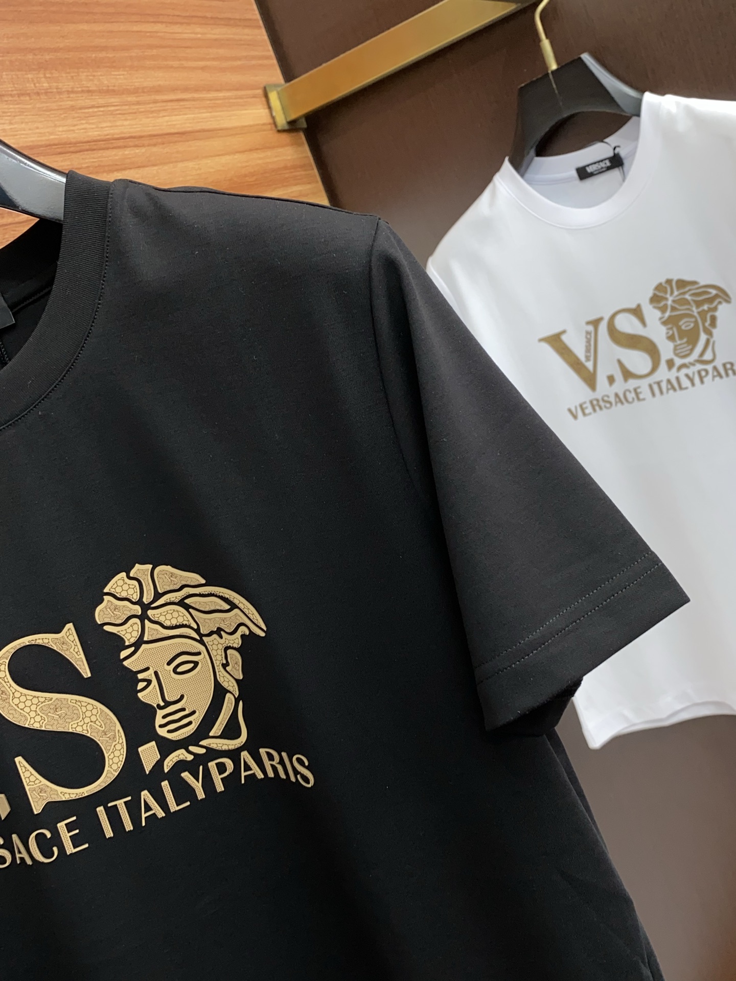 ヴェルサーチ「Versace」2025SS ランウェイ プレミアムTシャツ