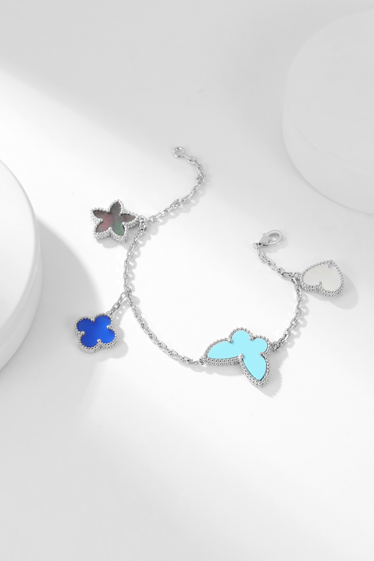 ヴァン クリーフ＆アーペル「Van Cleef & Arpels」Lucky Alhambra 四つ葉 ブレスレット17cm