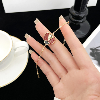 ヴァン クリーフ＆アーペル「Van Cleef & Arpels」 Lucky Spring® Coccinelle シングルチャーム ブレスレット18.5cm