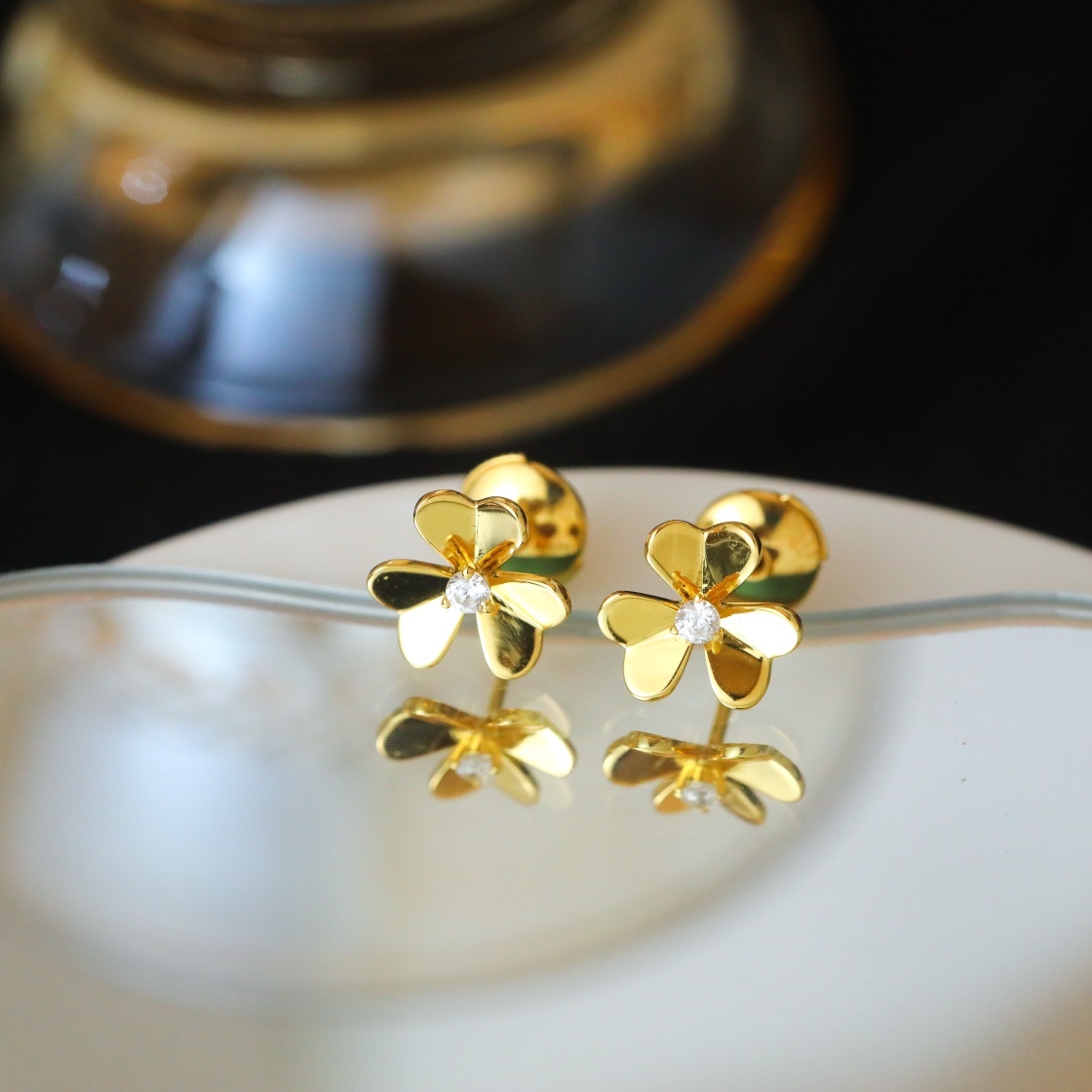 ヴァン クリーフ＆アーペル「Van Cleef & Arpels」 Vintage Alhambra™ Mini クローバー ピアス