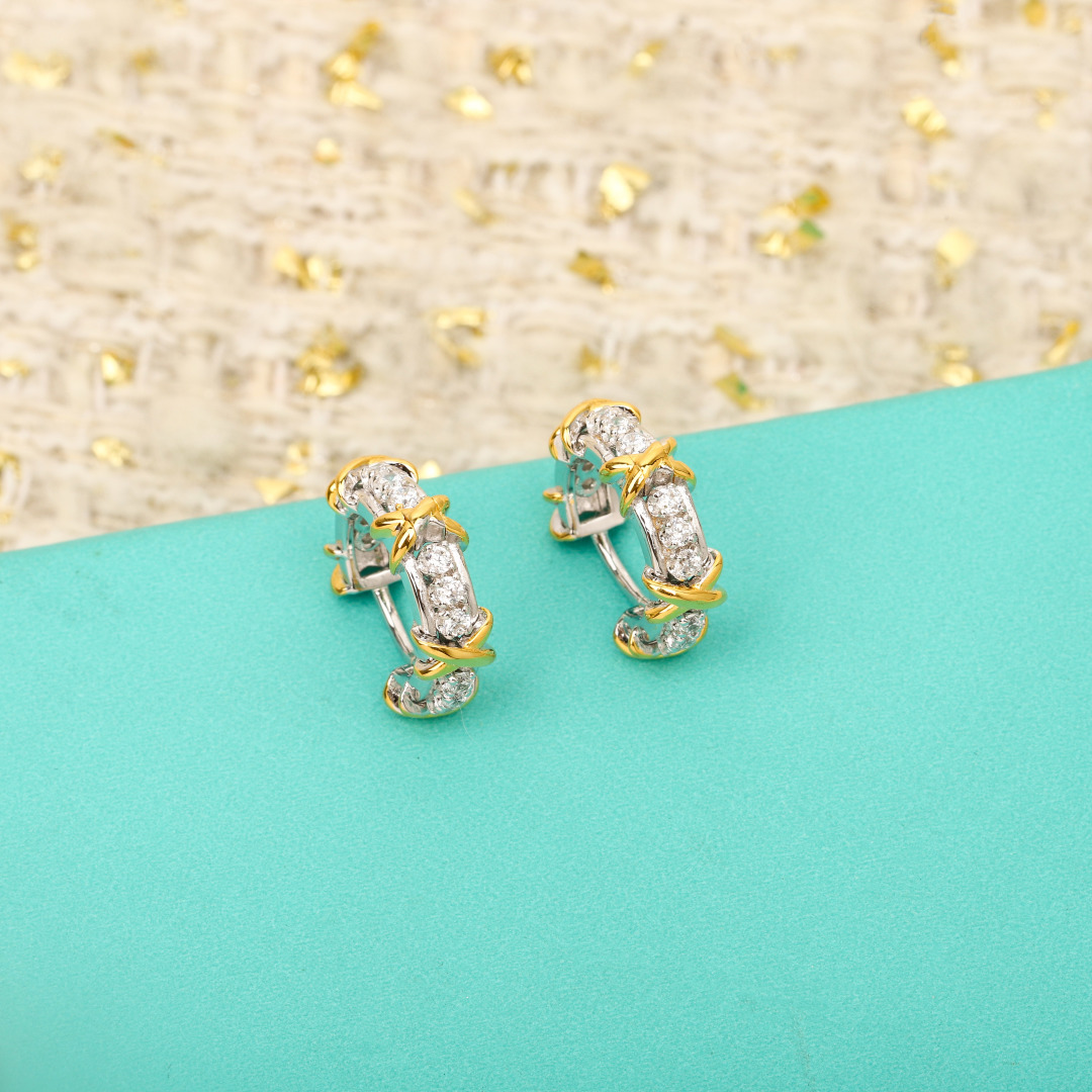 ティファニー「Tiffany & Co.」 T クロスピアス