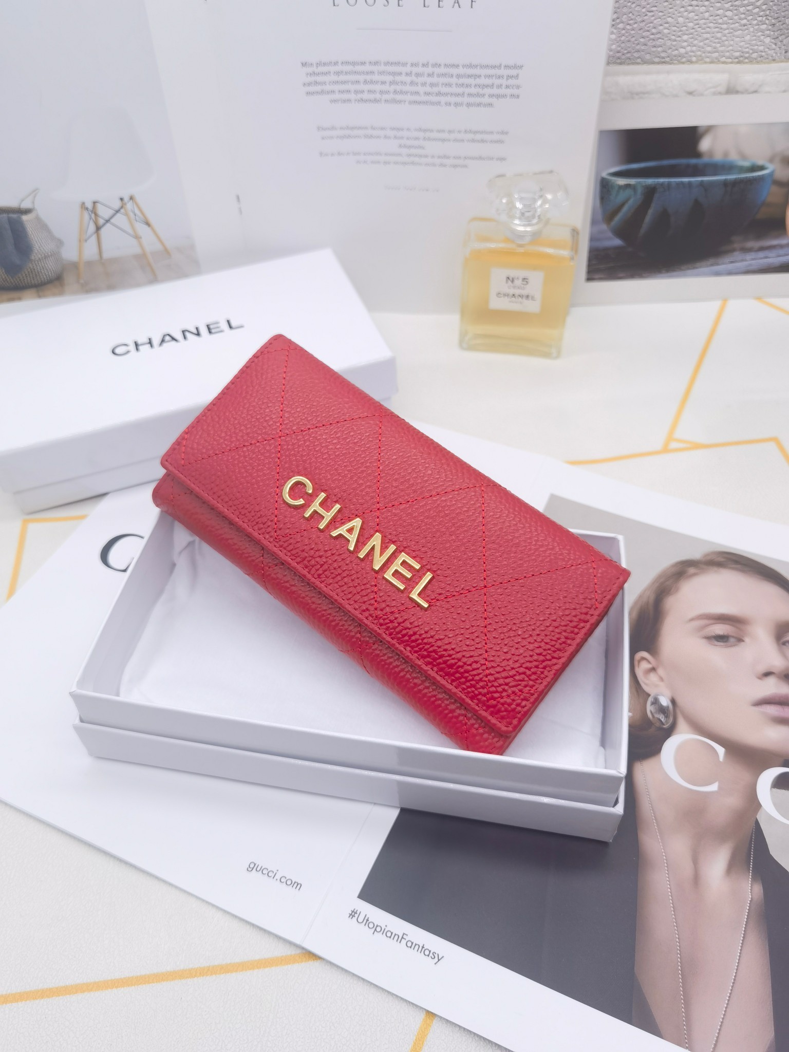 シャネル「Chanel」二つ折りレザーウォレット