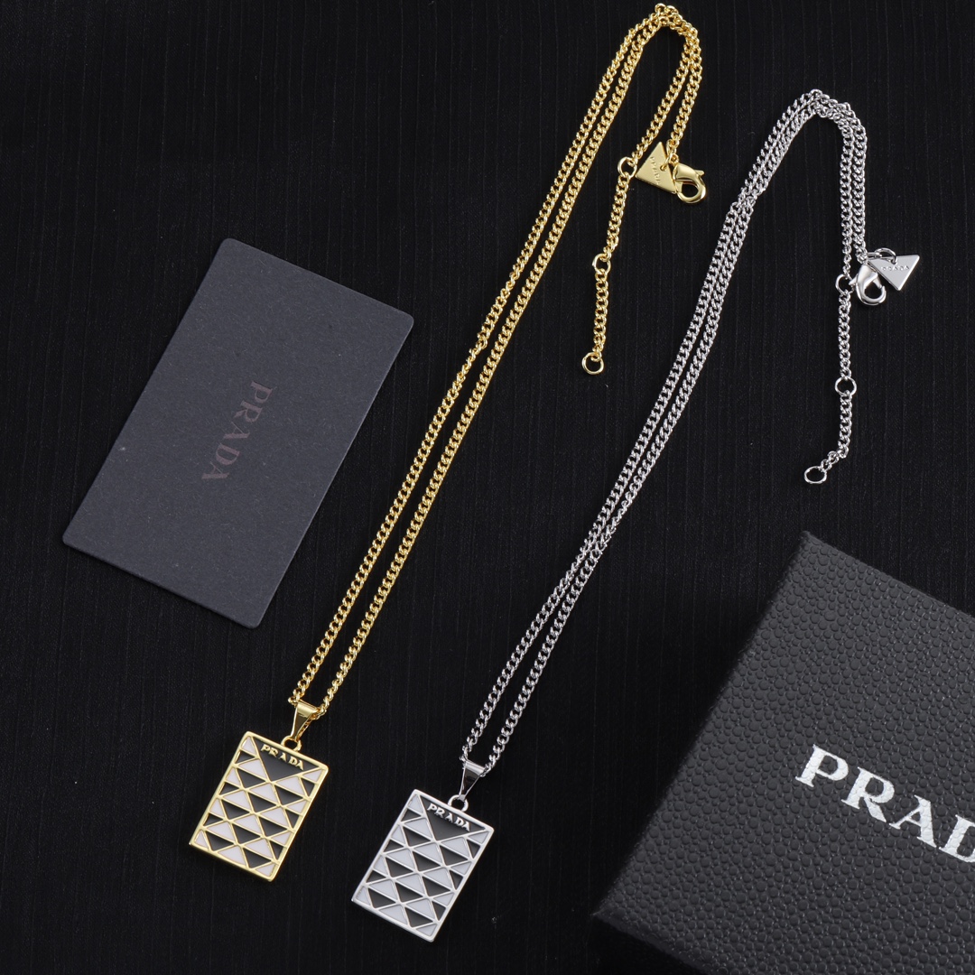 プラダ「Prada」 Symbole シルバーネックレス