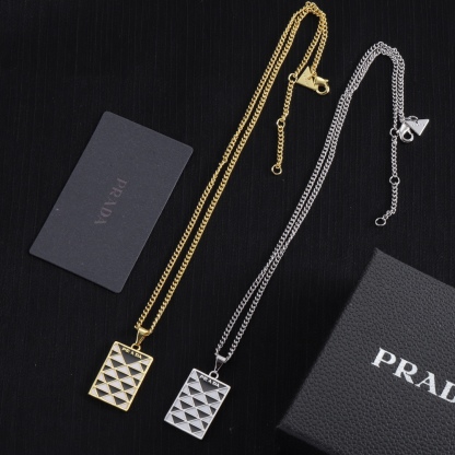 プラダ「Prada」 Symbole シルバーネックレス