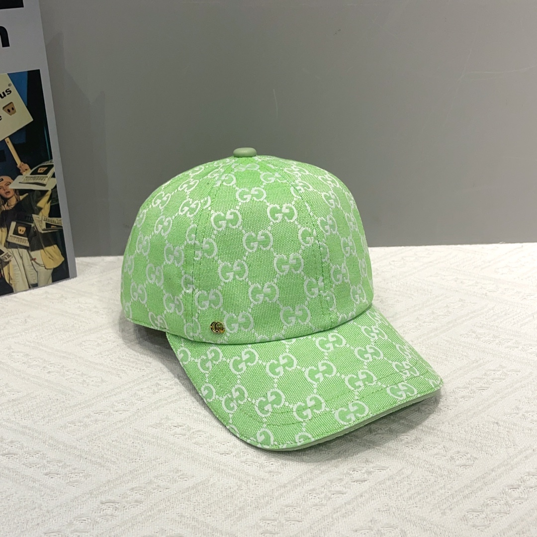 プラダ「Prada」 Denim Gradient Wash Baseball Cap