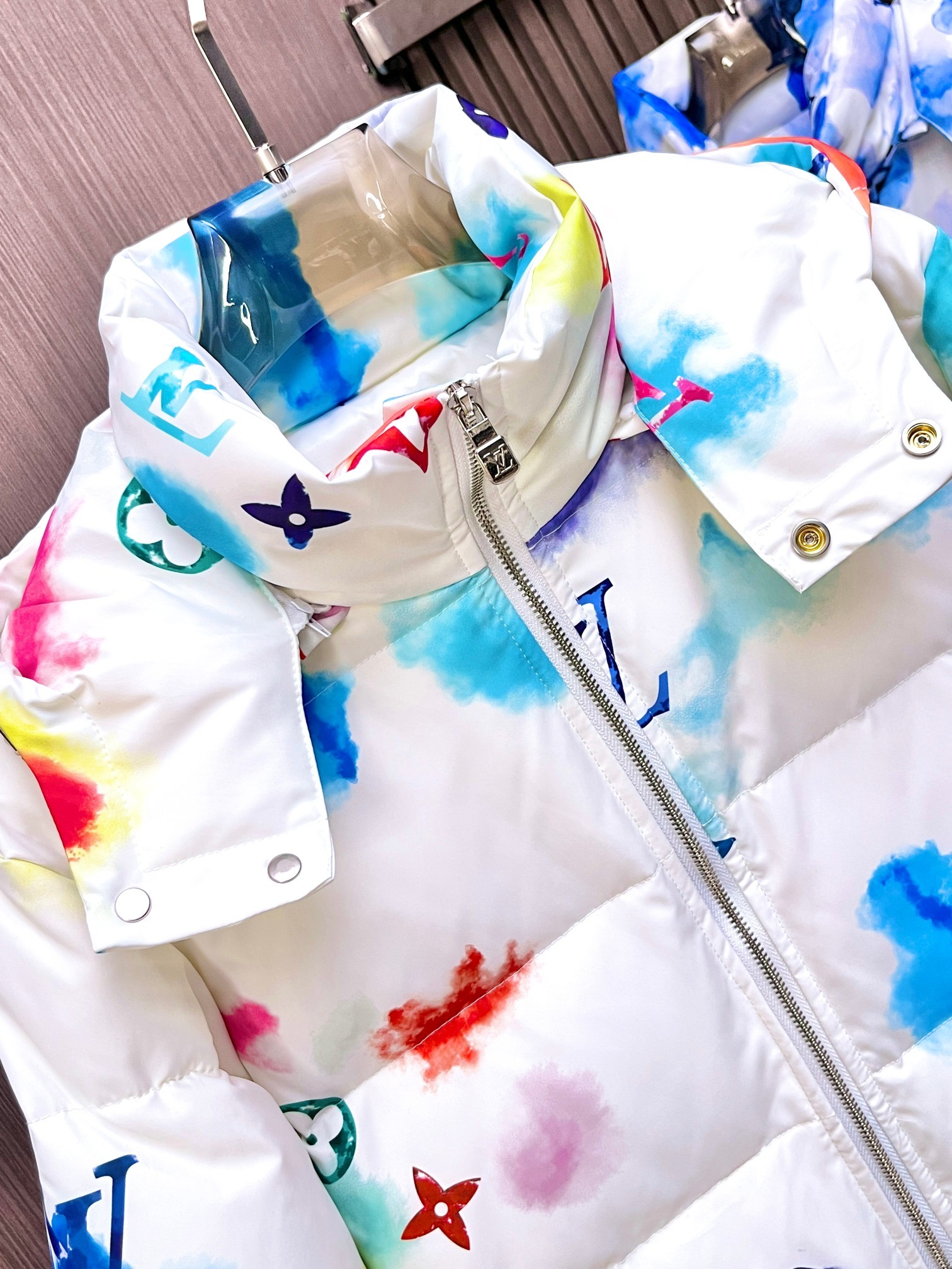 ルイ・ヴィトン「Louis Vuitton」‌ MONOGRAM PILLOW ダウンジャケット