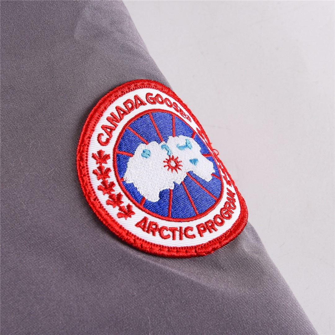 カナダグース「Canada Goose」ユニセックス プレミアムダウンコート