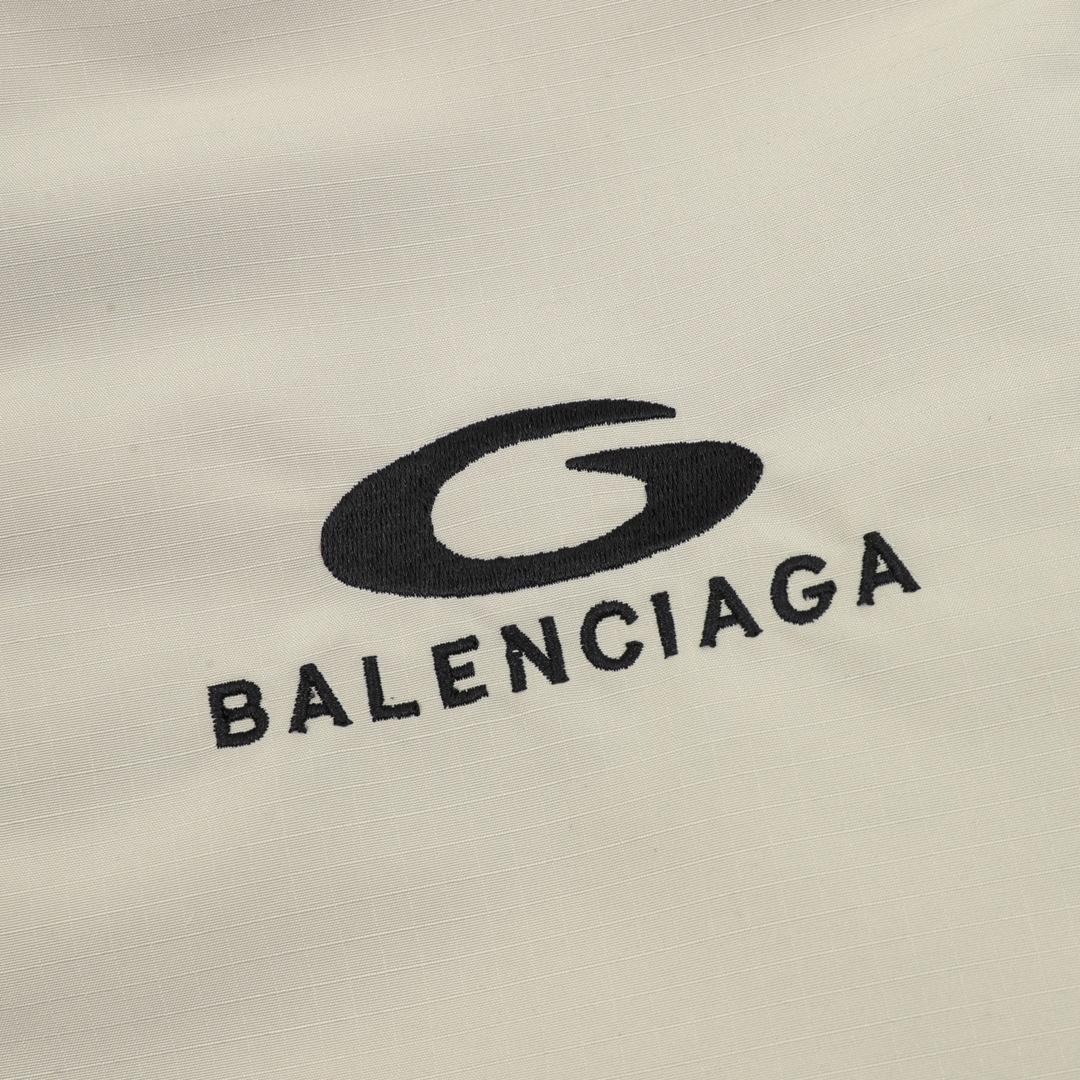 バレンシアガ「Balenciaga」‌アルファベット刺繍ジッパージャケット