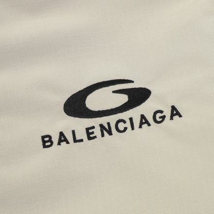 バレンシアガ「Balenciaga」‌アルファベット刺繍ジッパージャケット