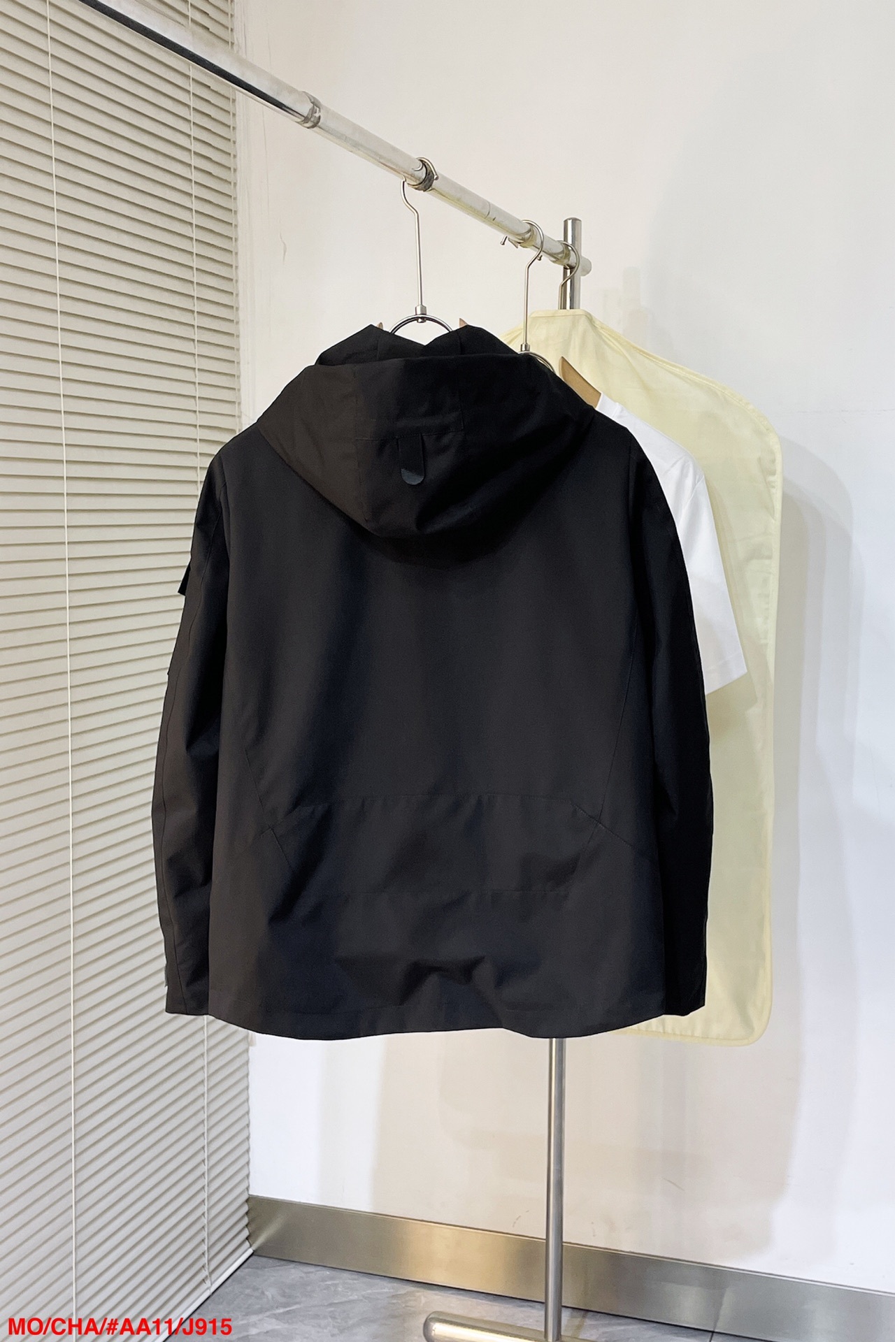 モンクレール「Moncler」最新春と秋のおしゃれなフードジャケット