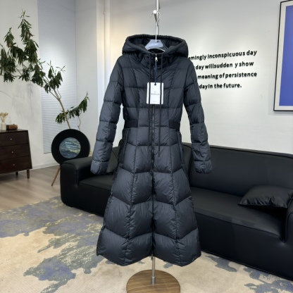 モンクレール「Moncler」フード付き プリンセス ダウンジャケット