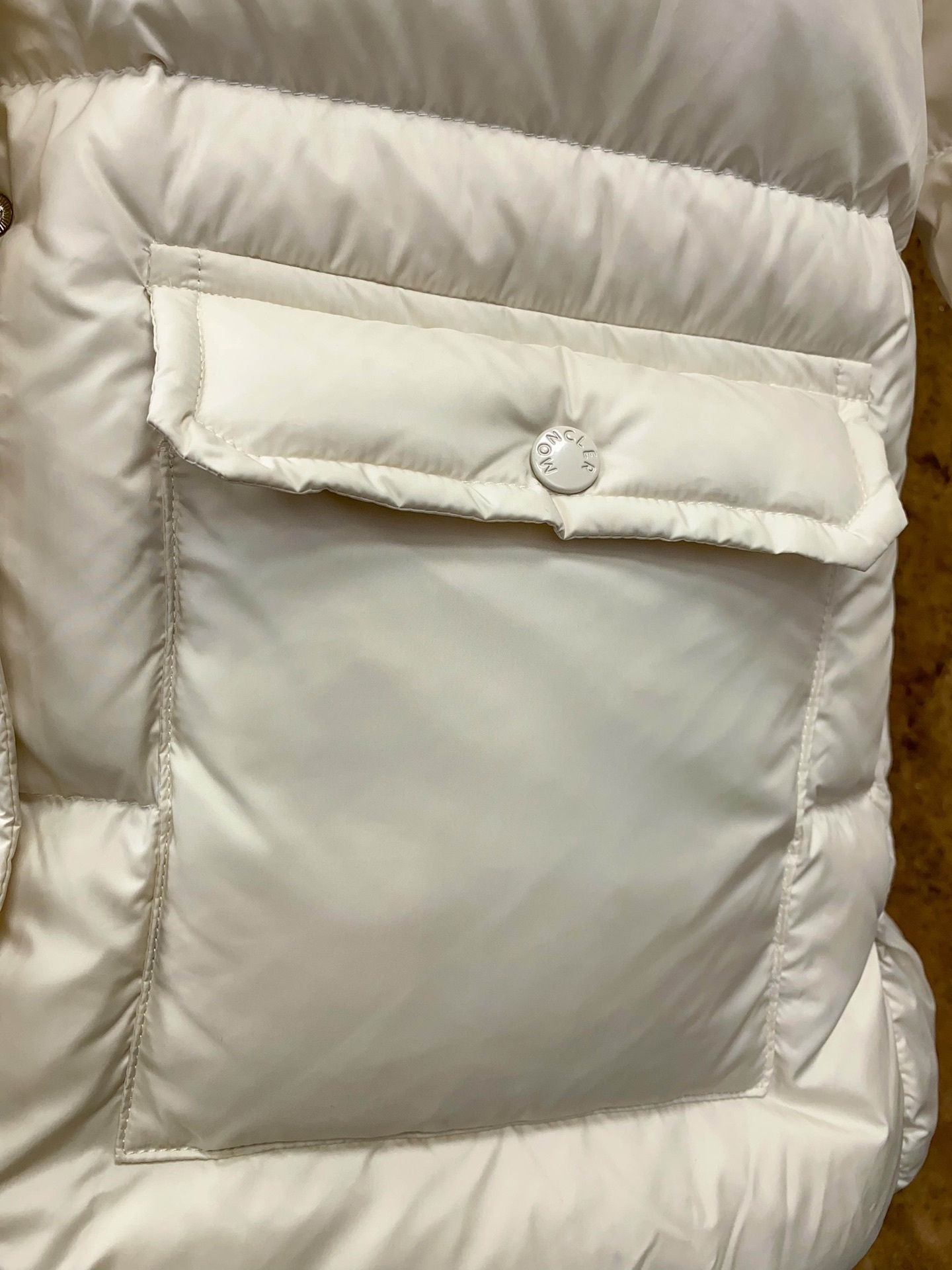 モンクレール「Moncler」 2025秋冬 タッチードファー ダウンブルゾン