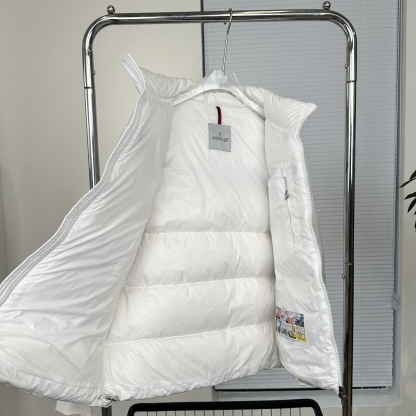 モンクレール「Moncler」ホワイト＆ブラックライン ショート ダウンジャケット メンズ＆レディース