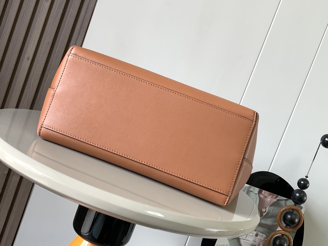 ロエベ「LOEWE」Anagram Tote アナグラム バッグ