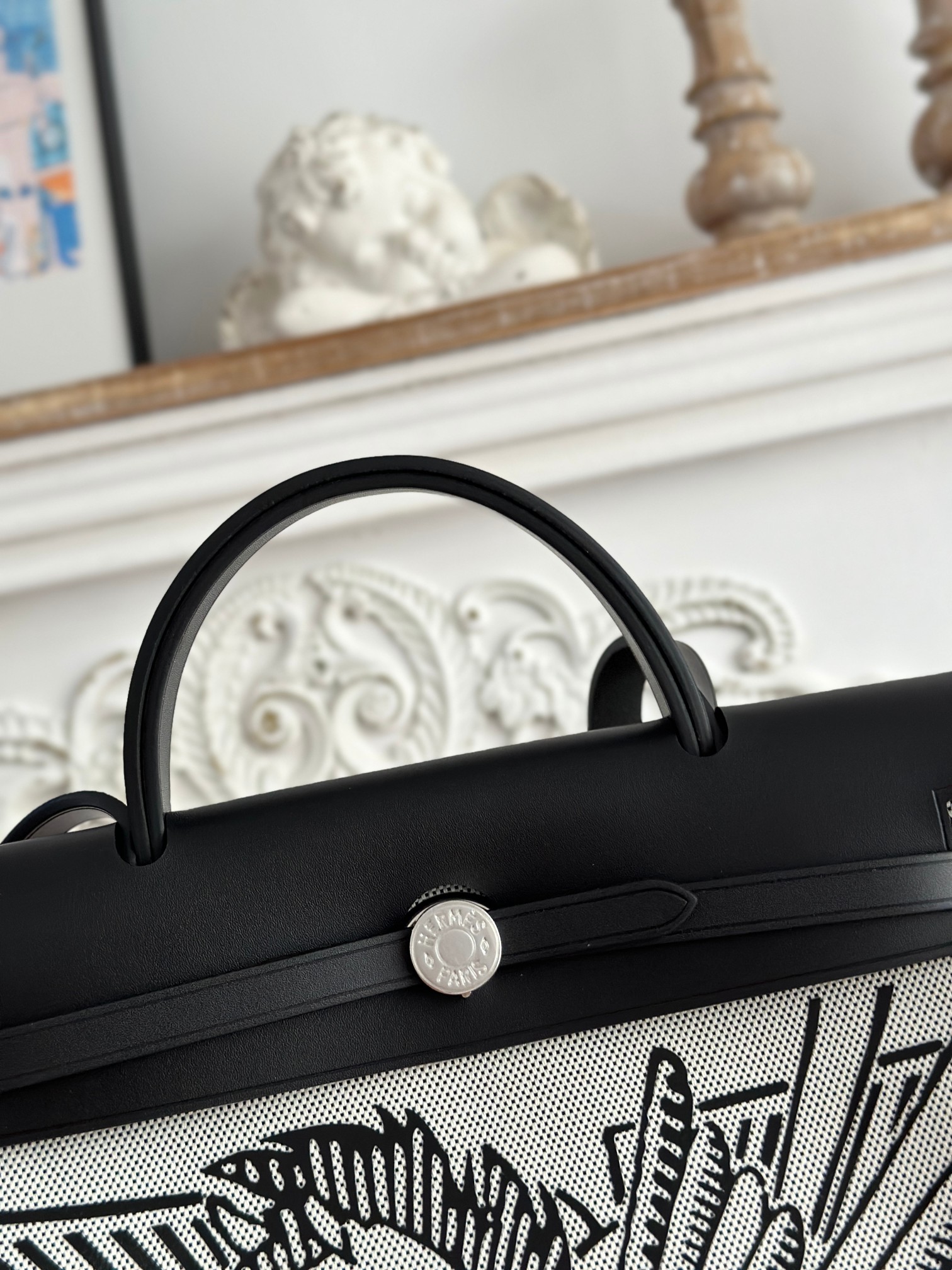 エルメス「Hermès」ハーバッグ ジップ31 鋲打ちトートバッグ「Herbag Zip 31 hobnailed」